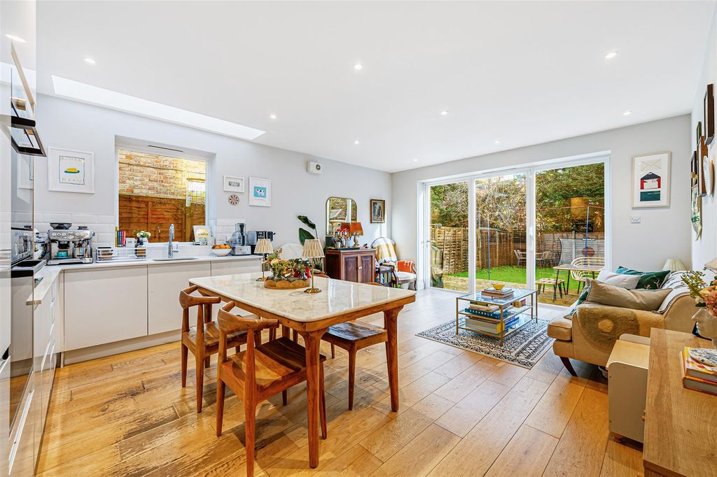 Property photo 1 of 14 Gff, Chatsworth Gardens-5.Jpg