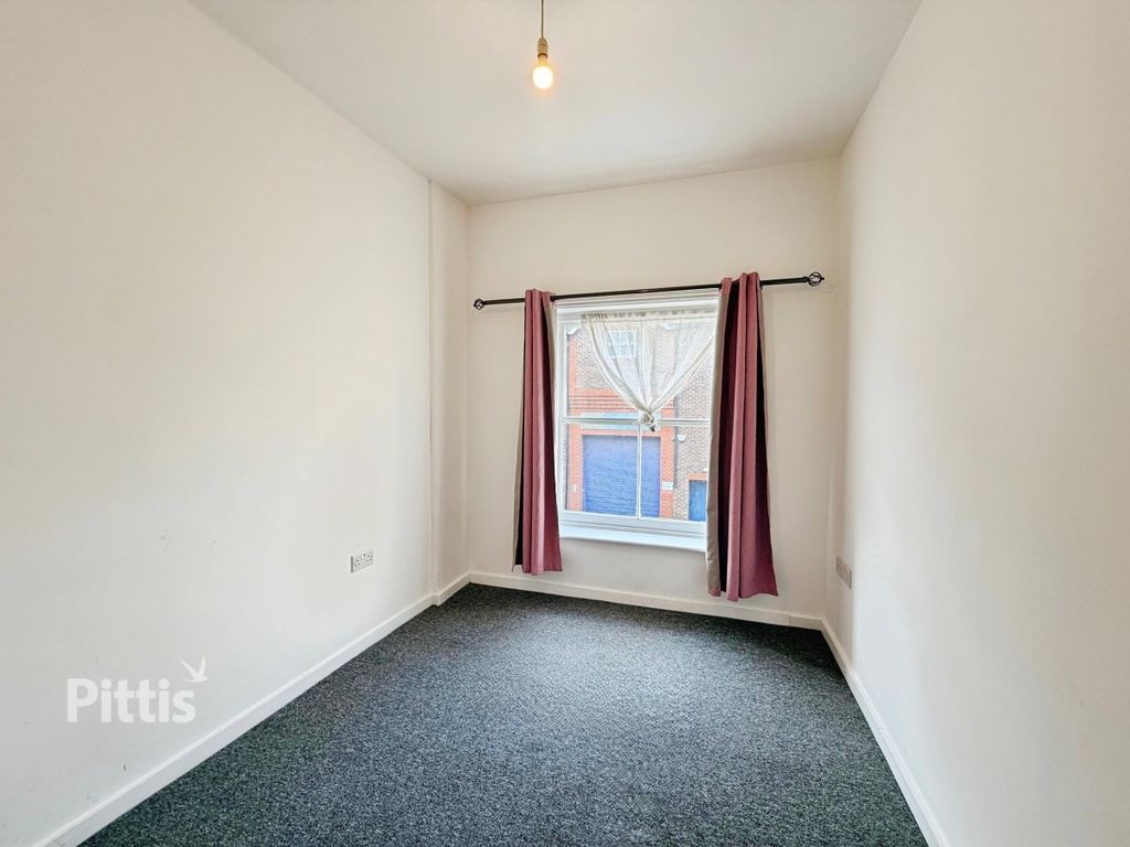Additional image 7 of 2 bed flat to rentPyle Street, Newport PO30