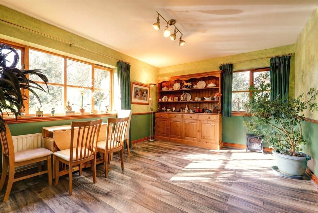 Property photo 2 of 23