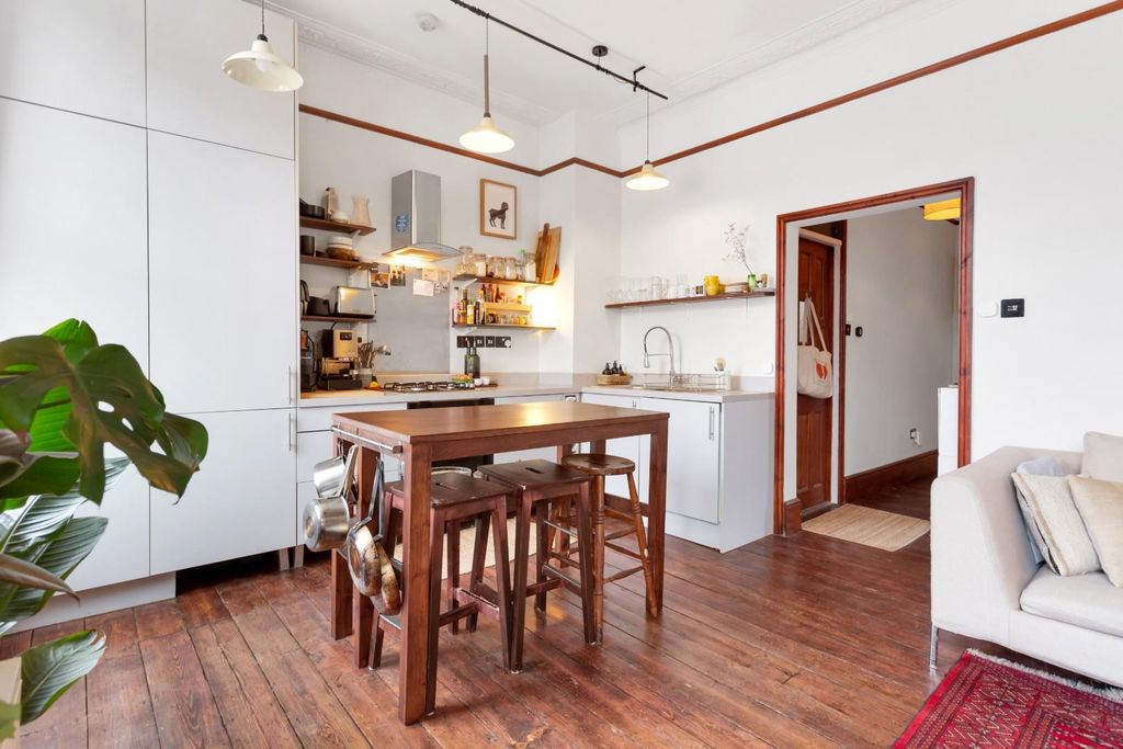 Property photo 2 of 12 Kitchen