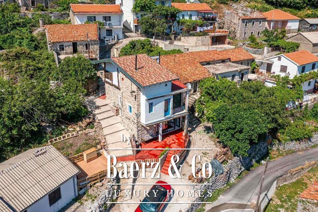 Property photo 2 of 25