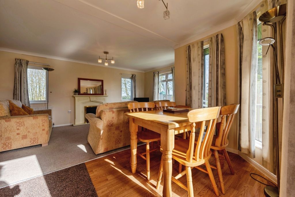 Property photo 2 of 19 Pbox-Img.Jpg