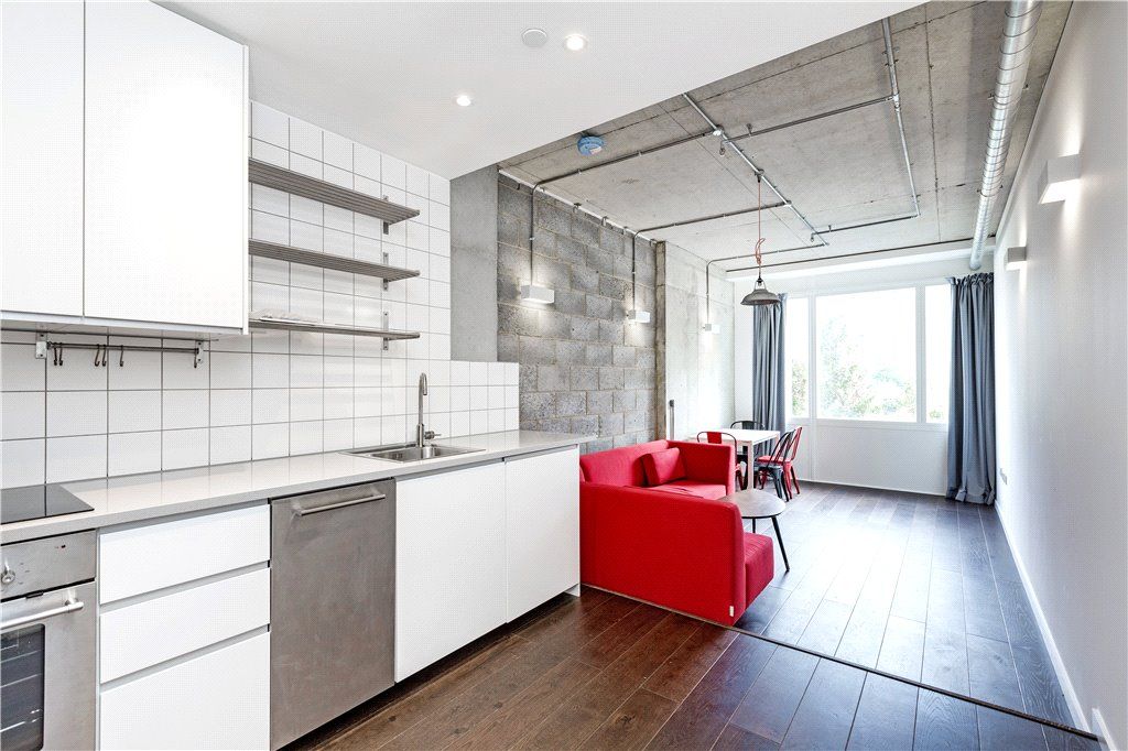 Property photo 2 of 6 Kitchen