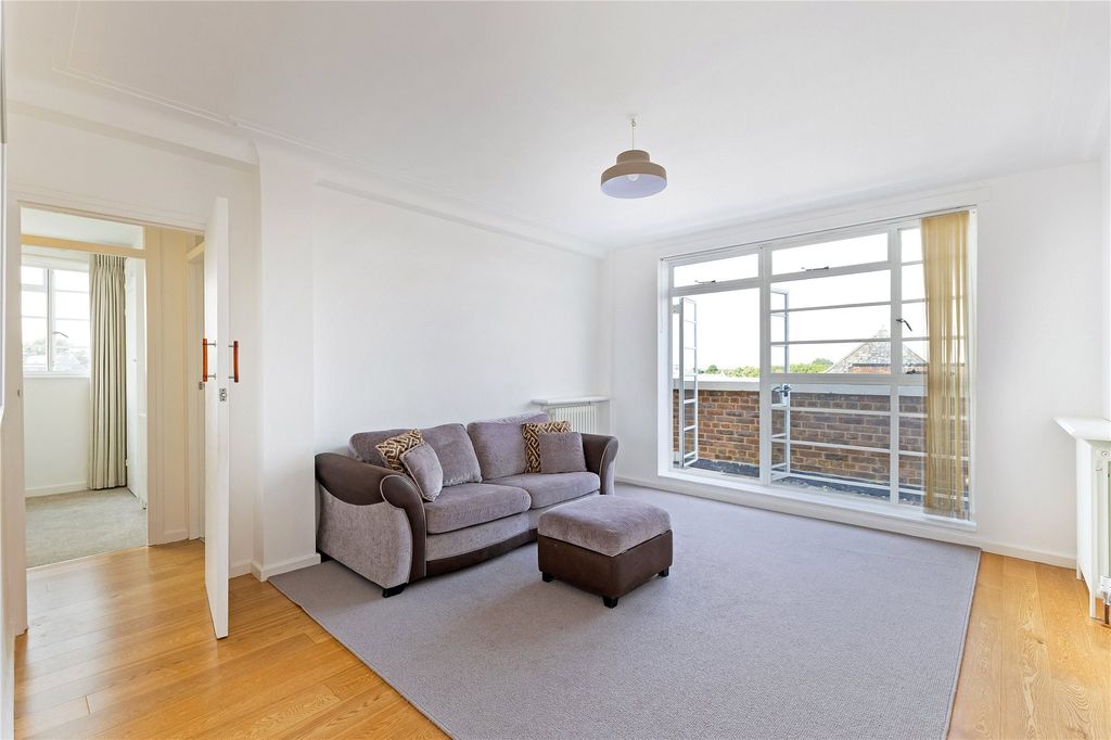 Property photo 3 of 19 Picture No. 04
