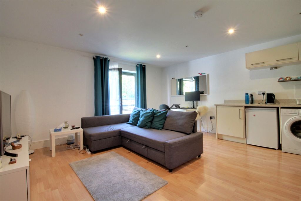 Property photo 3 of 10
