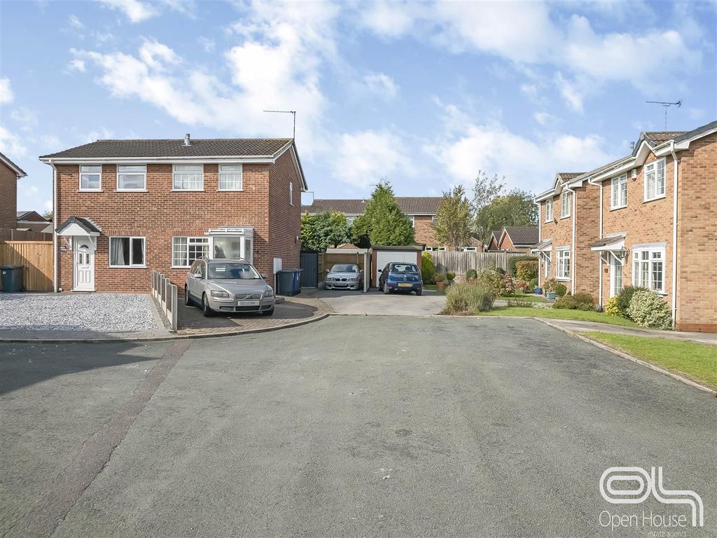 Property photo 2 of 22 Mountbatten Close (2).Jpg