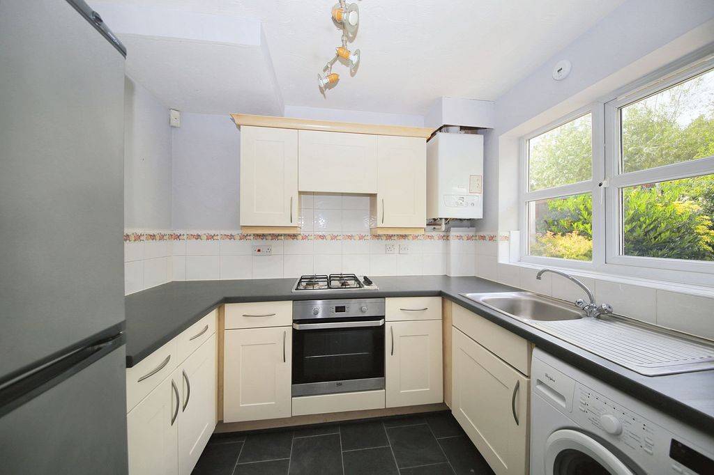 Property photo 2 of 21