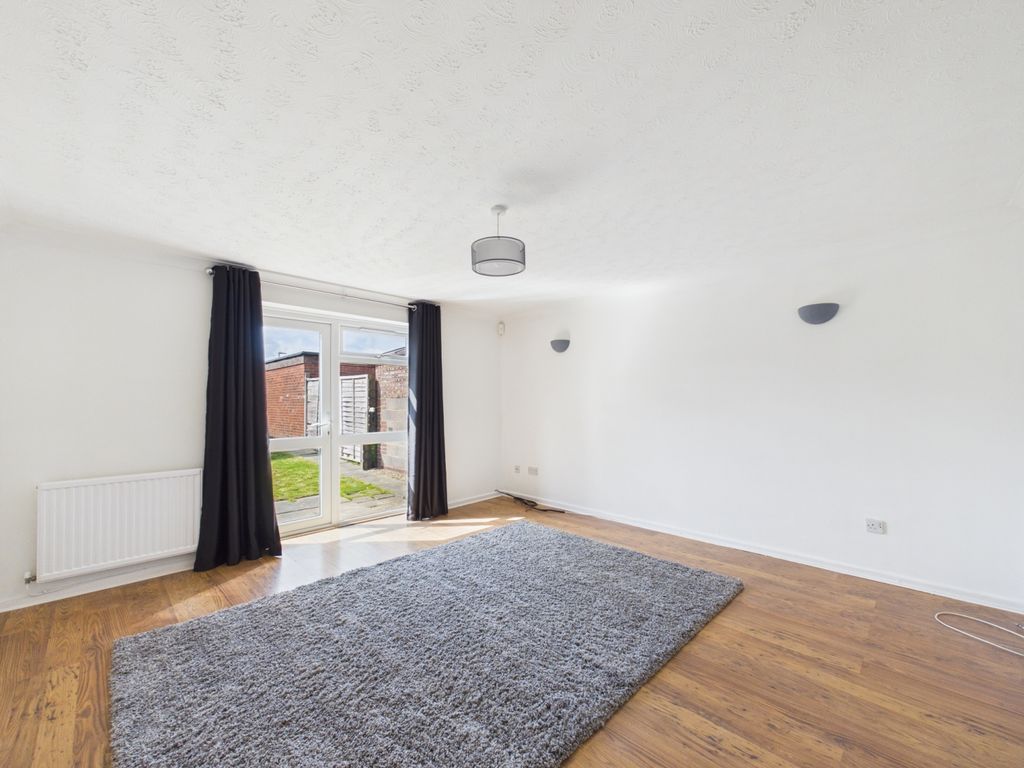 Property photo 2 of 10 Cam05203G0-Pr0077-Still007