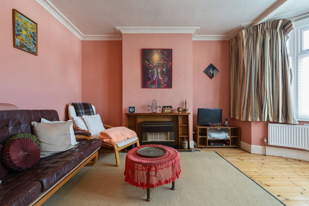 Property photo 3 of 22