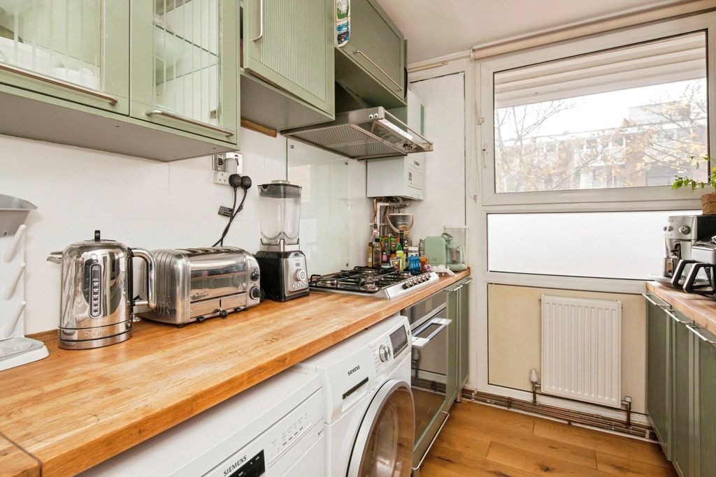 Property photo 2 of 17 Picture No. 21