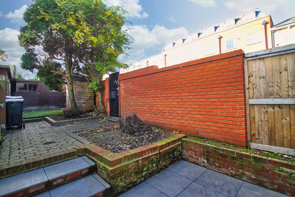 Property photo 3 of 11
