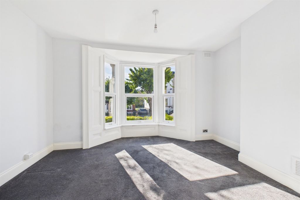 Property photo 3 of 10 Bedroom