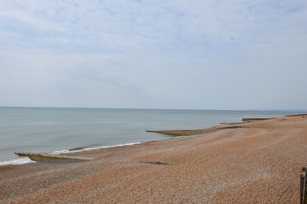 Property photo 3 of 14 Beach
