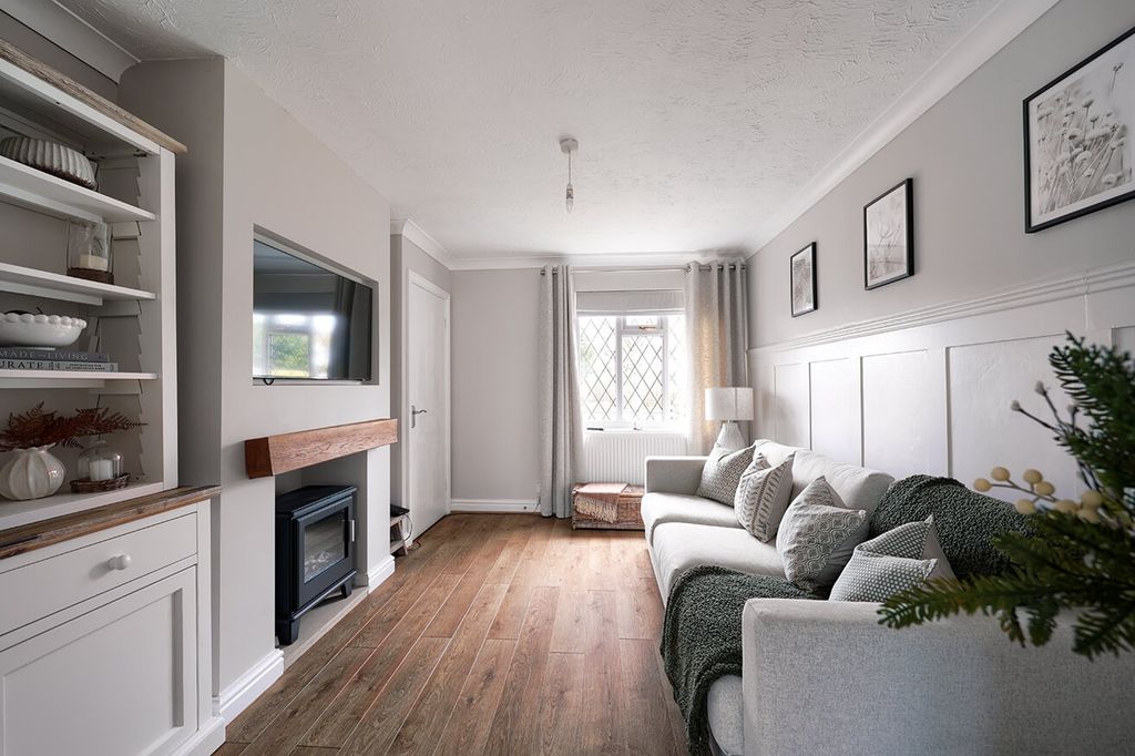 Property photo 2 of 13 4718663