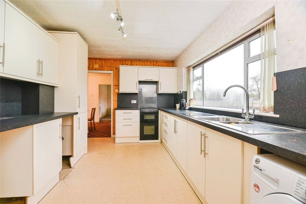 Property photo 2 of 20 Picture No. 31