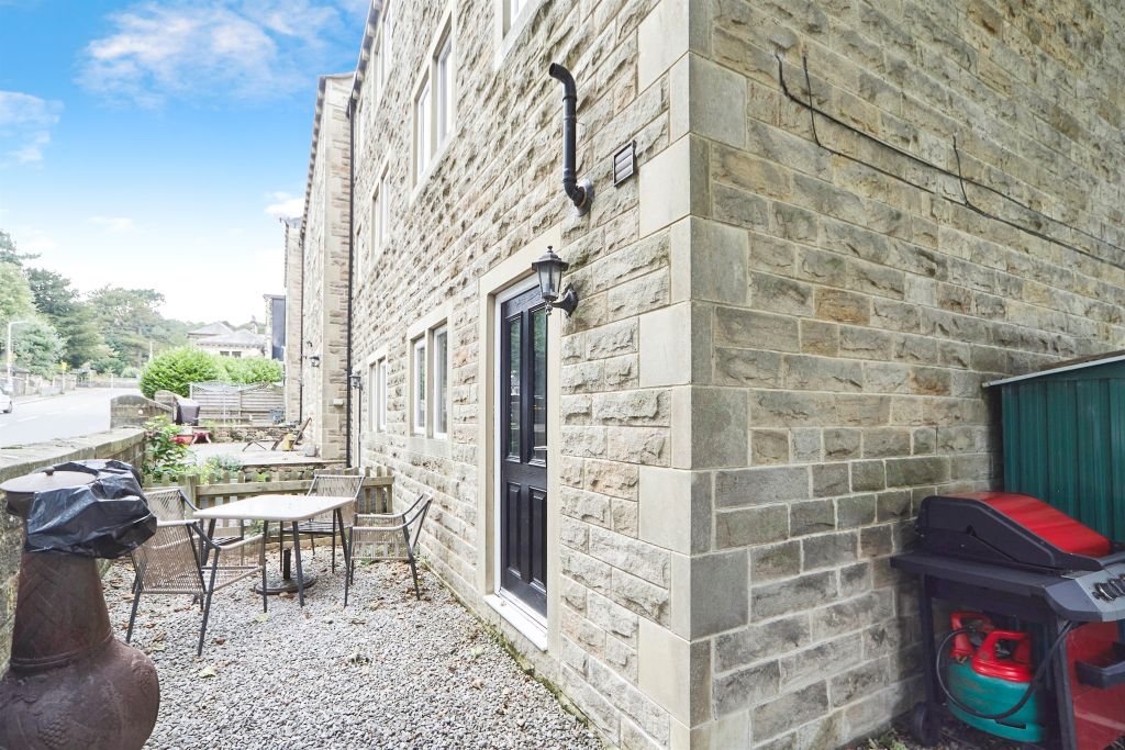 Property photo 2 of 17 Exterior