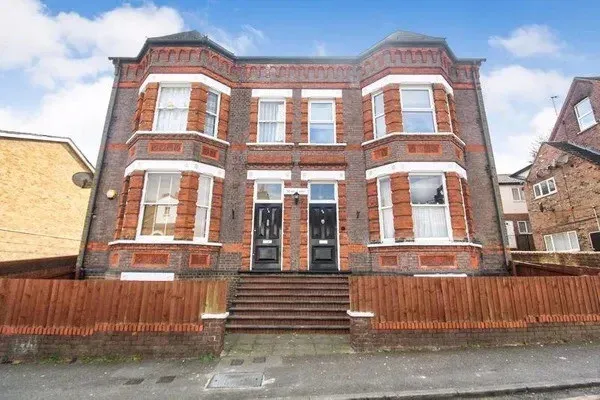 Property photo 1 of 8