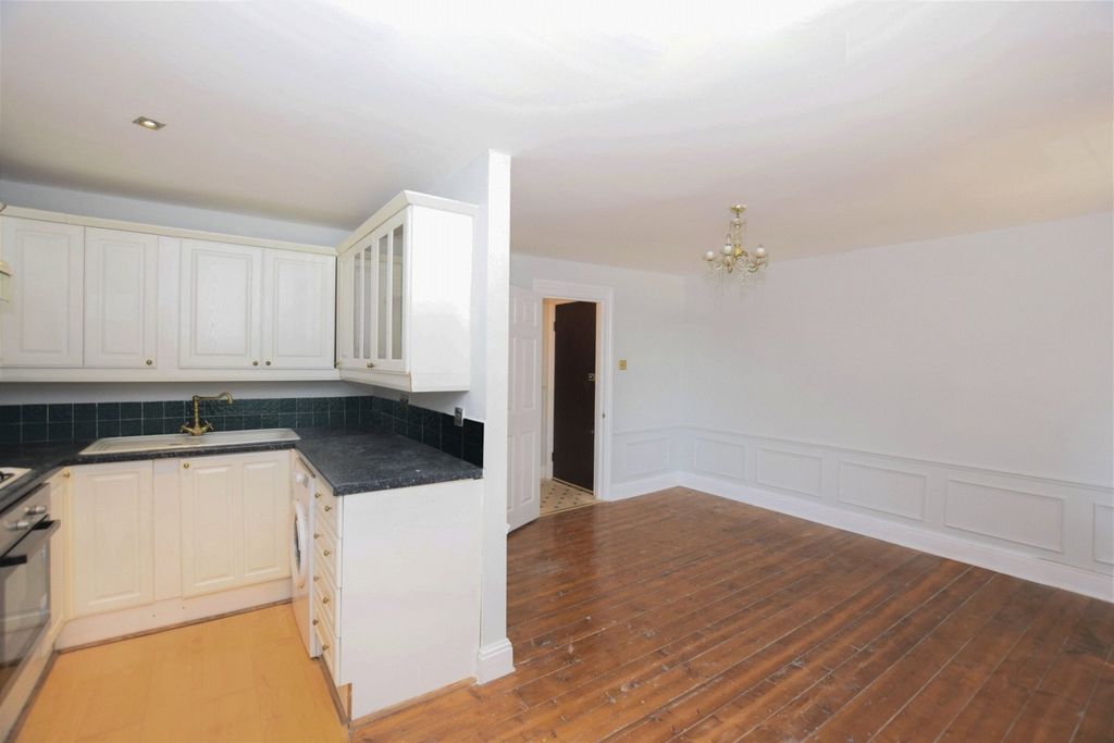Property photo 3 of 8 Picture No. 06