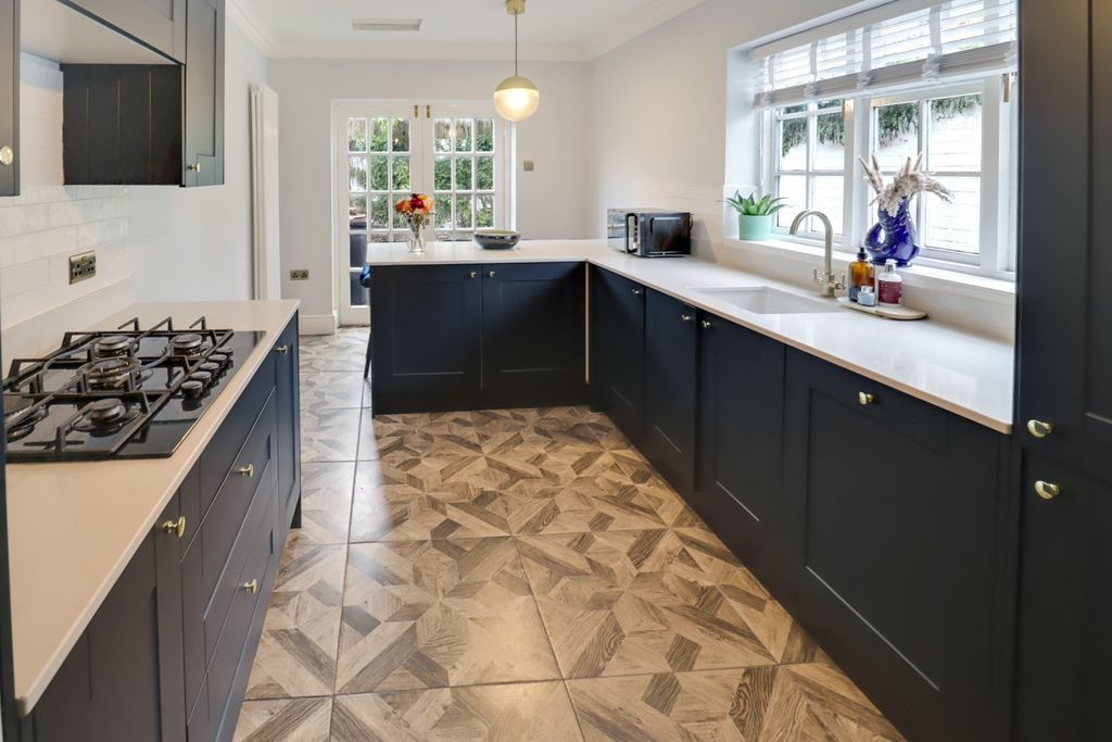 Property photo 3 of 15 Kitchen