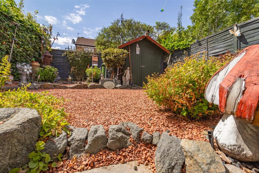 Property photo 3 of 19