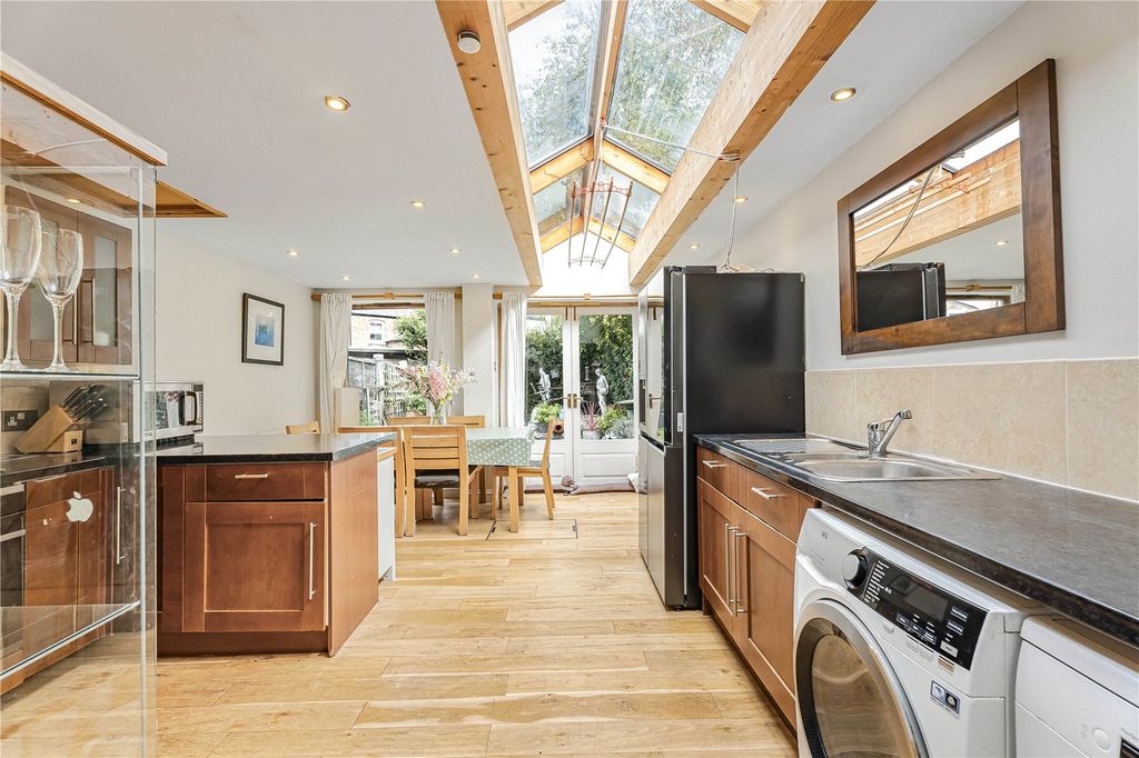 Property photo 3 of 16 Picture No. 20