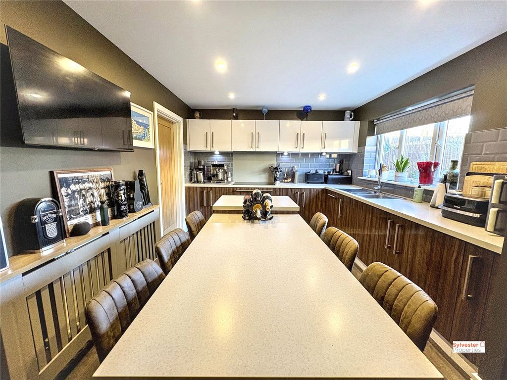 Property photo 3 of 33 Picture No. 19