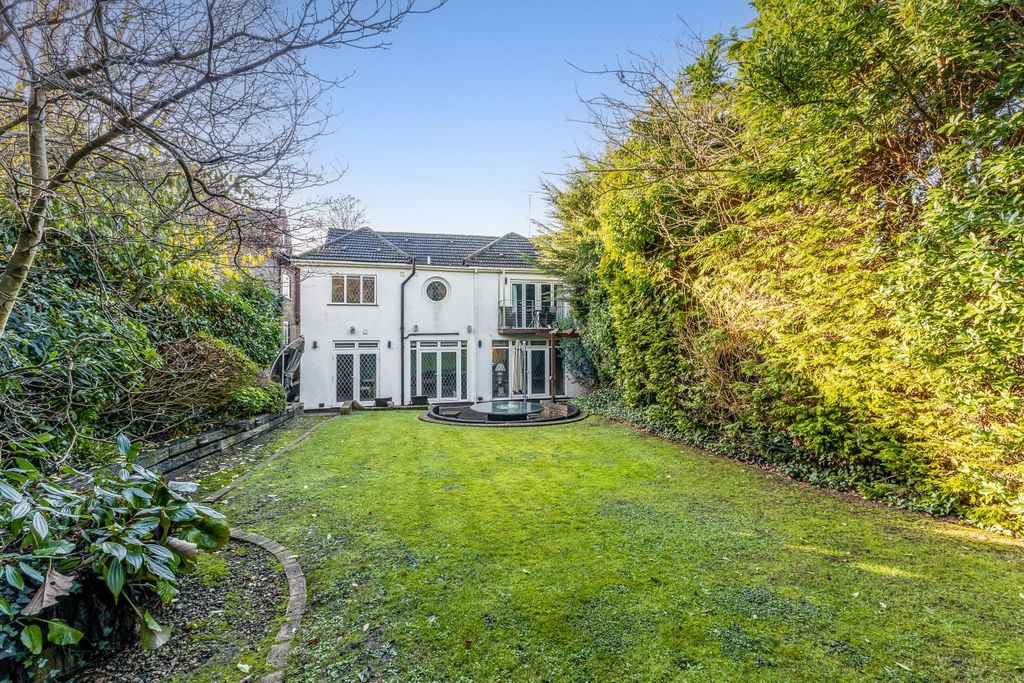 Property photo 3 of 23