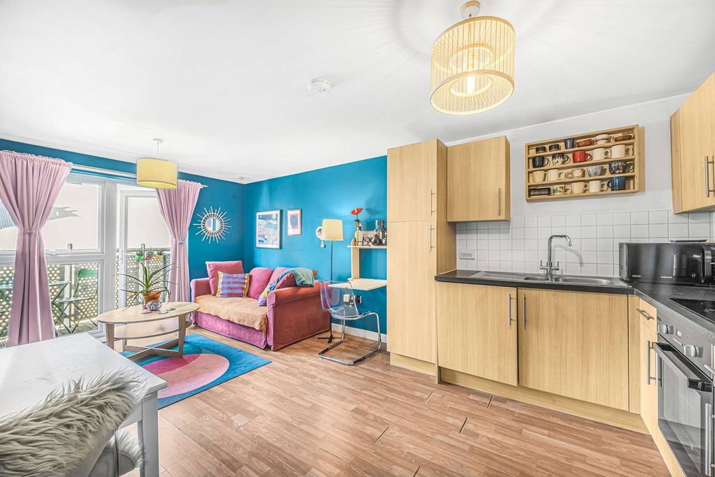 Property photo 1 of 8