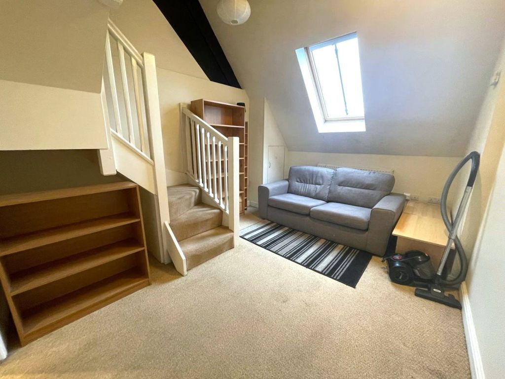 Property photo 2 of 7 Gallery