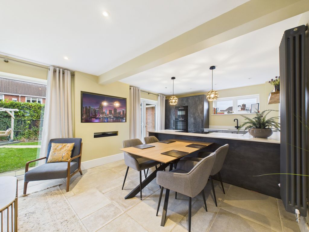 Property photo 3 of 25