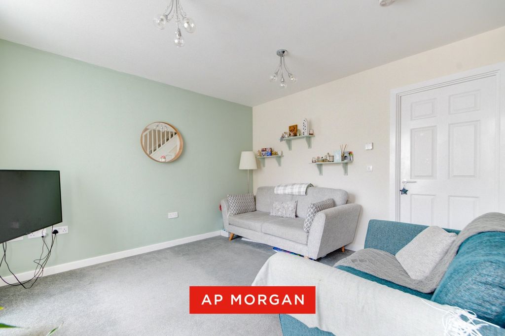 Property photo 2 of 15 Picture No. 11