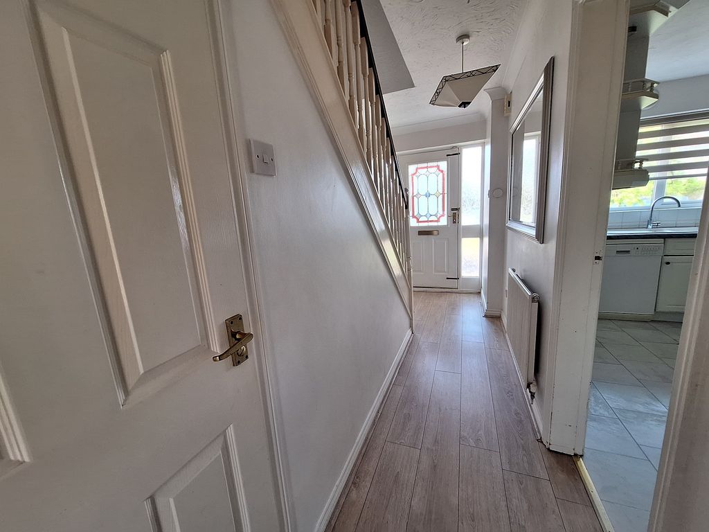 Property photo 2 of 11 Hall