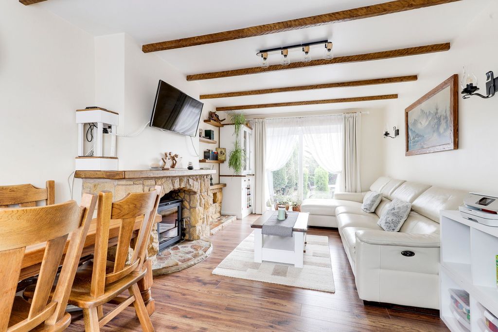 Property photo 3 of 22