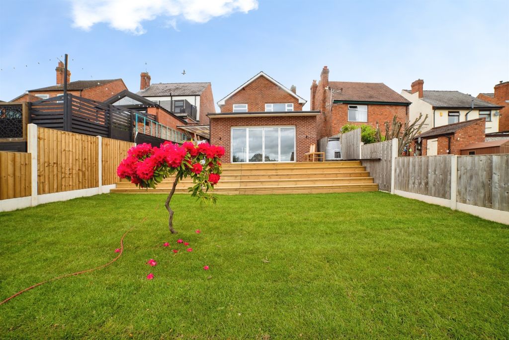 Property photo 1 of 32