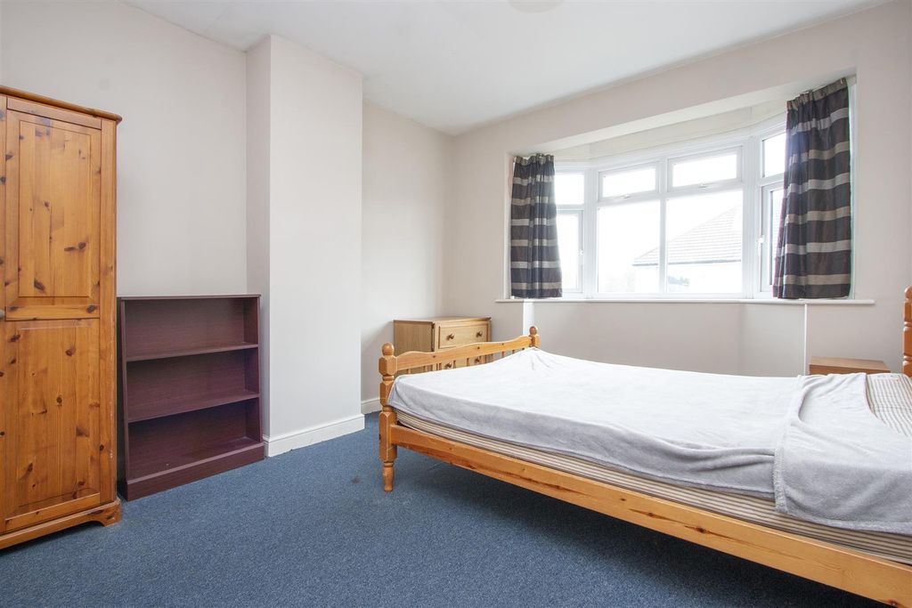 Property photo 2 of 8 29 Island Road, Mitcham Road Bedroom 3.Jpg