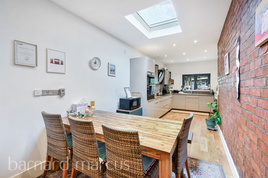 Property photo 3 of 18