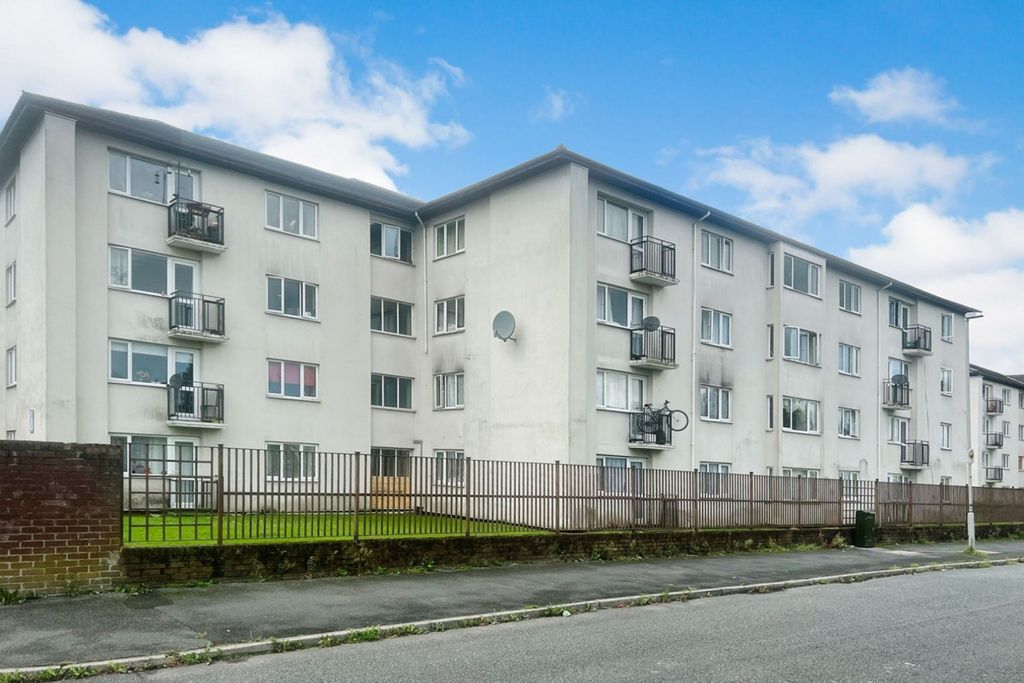 Property photo 1 of 10 14 Derwent House, Samuel Street, Preston And Parking Space Pr1 4Yl