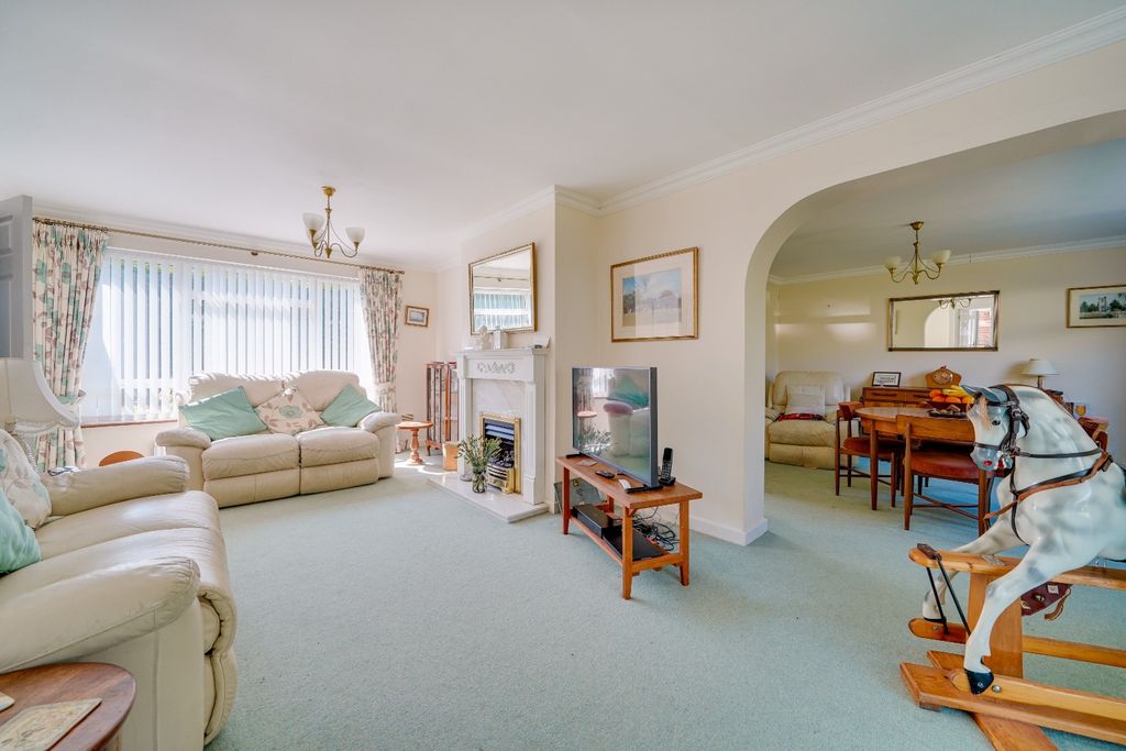 Property photo 2 of 17 3939972