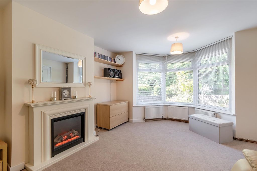 Property photo 3 of 25 8661940-Interior01.Jpg