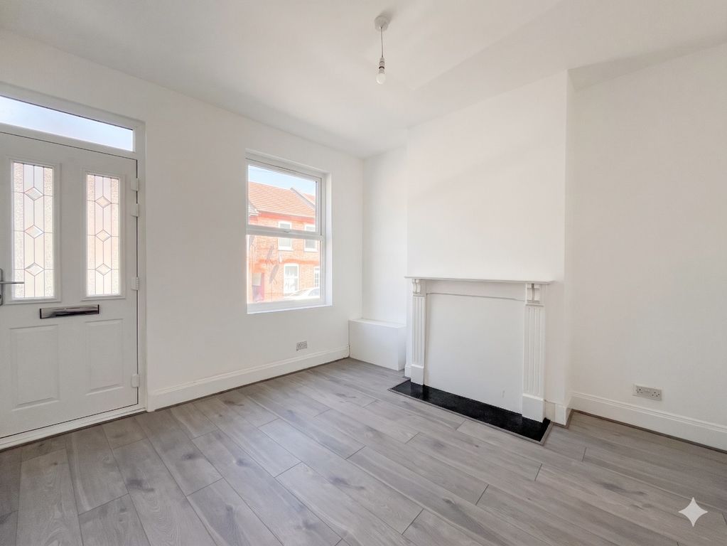 Property photo 2 of 9 5246471