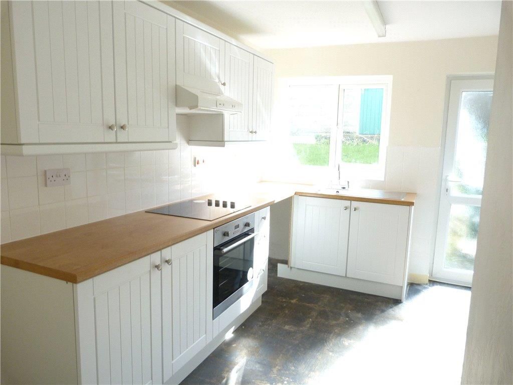 Property photo 2 of 9 Kitchen