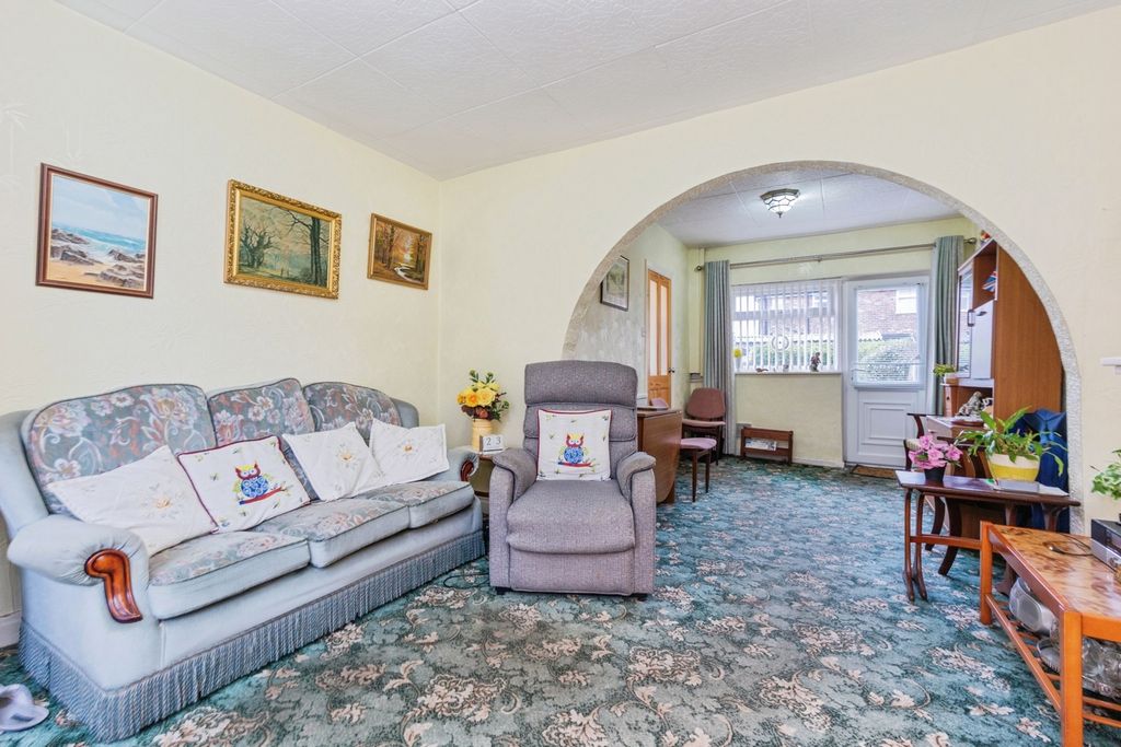 Property photo 3 of 19 Living Room