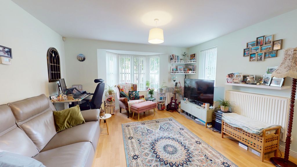 Property photo 3 of 16