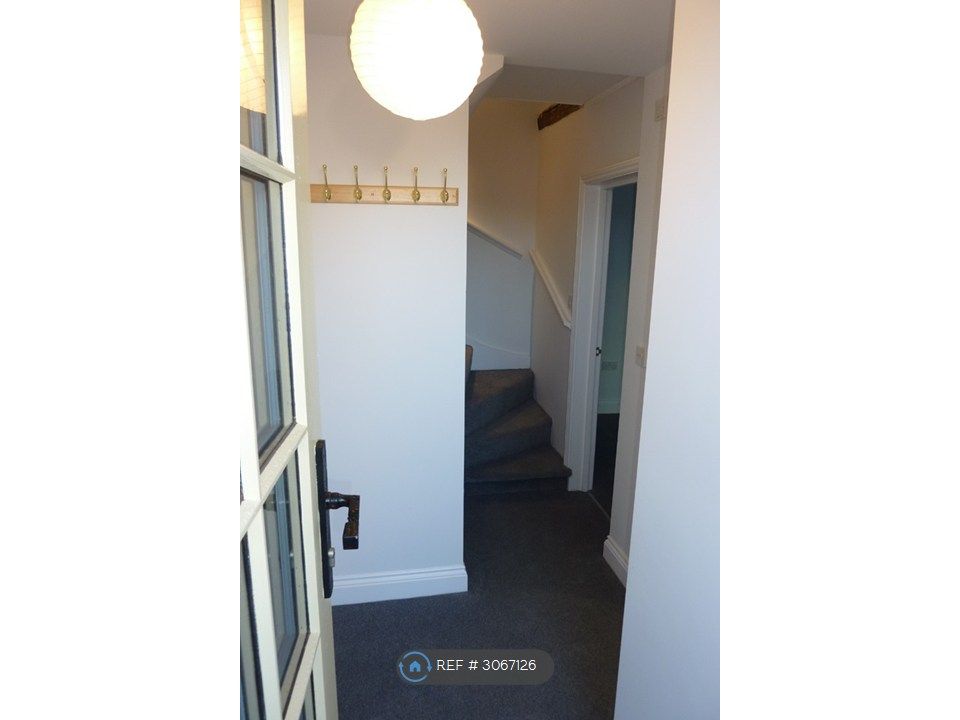 Property photo 2 of 13 Entrance Hall