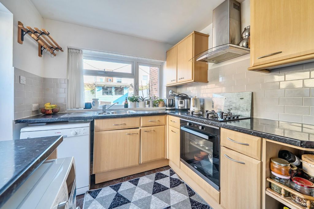 Property photo 3 of 13 1421526-7-69A59E131ba04.Jpg