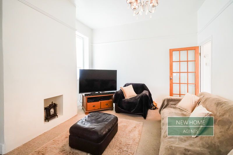 Property photo 3 of 13 Photo 6