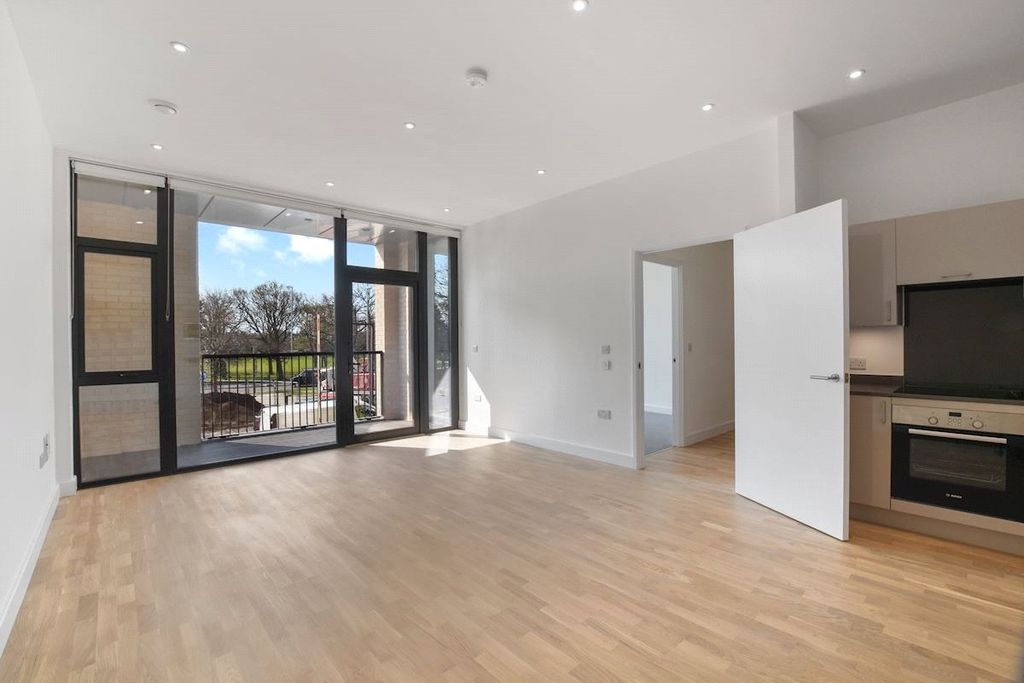 Property photo 2 of 12 Picture No. 27