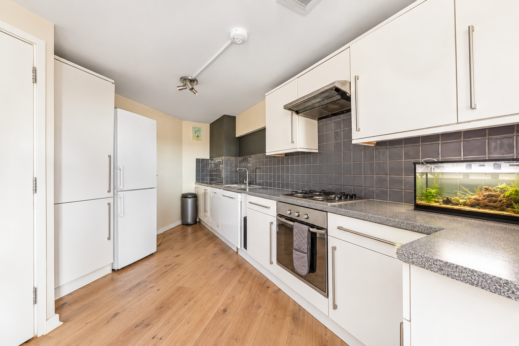 Property photo 3 of 10 Kitchen