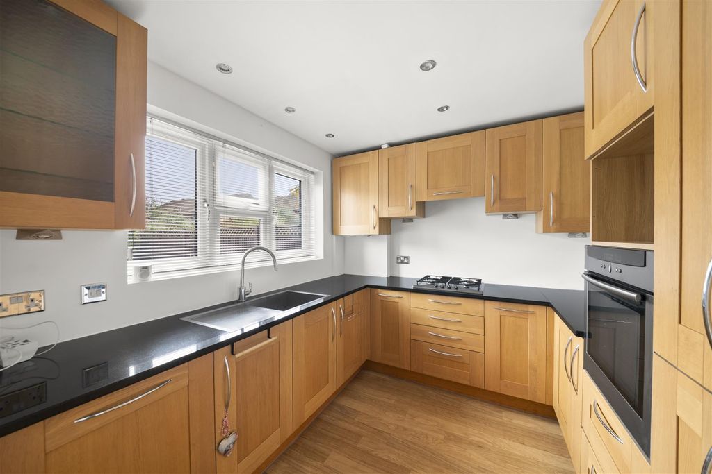 Property photo 3 of 16 Ki