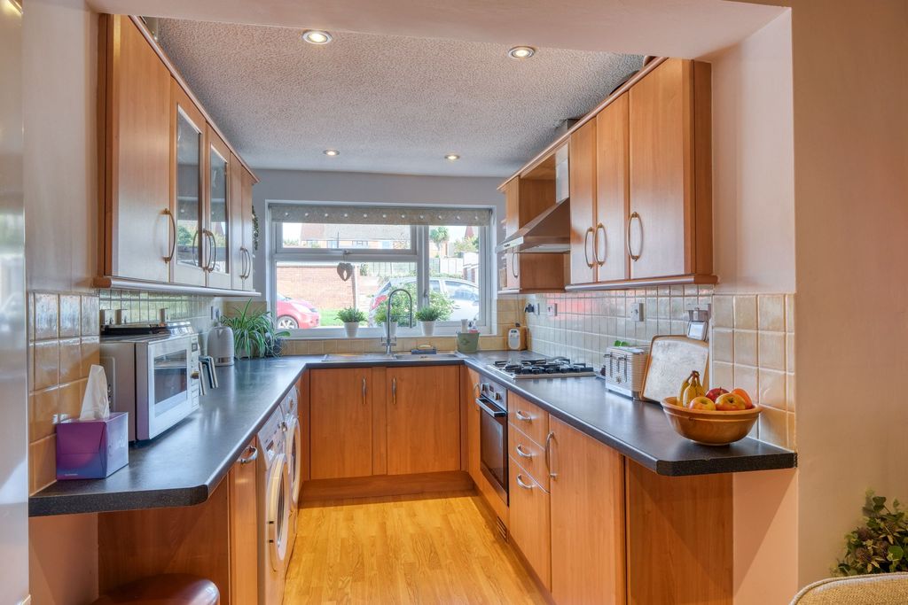 Property photo 3 of 11